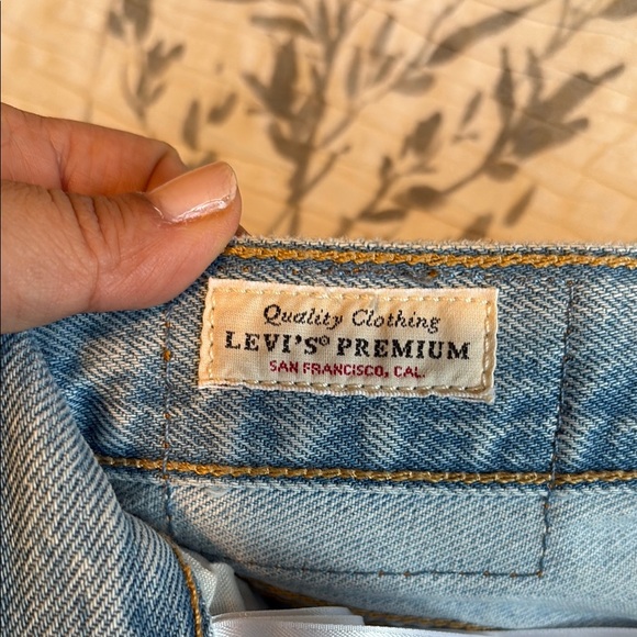 Levi's Blue Straight Jeans with Classic Style - Picture 3 of 6